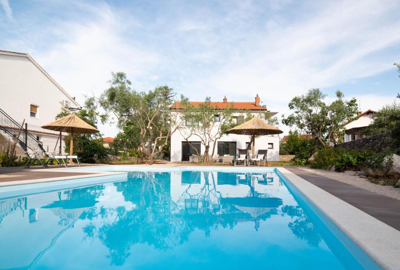Cimic Villa *