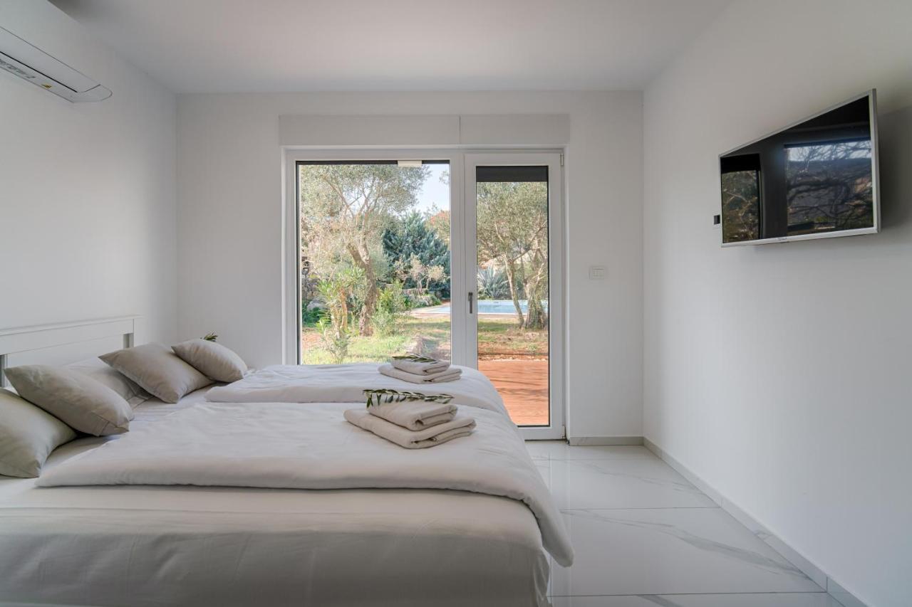 Cimic Villa *